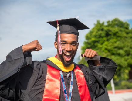 degree graduation gowns